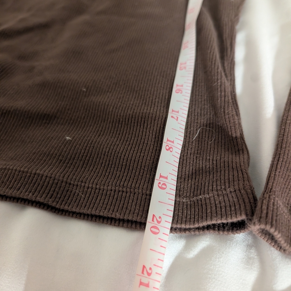 UT Ribbed Knit Sweater - Picture 5 of 5
